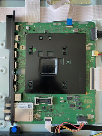 BN41-02855A Samsung QE55Q80AAT použitý diel, poškodené USB